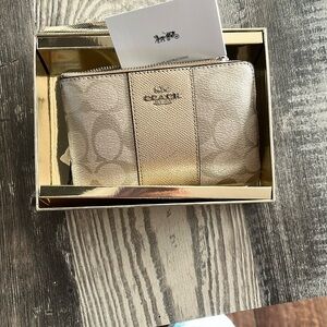 Coach small wristlet brand new